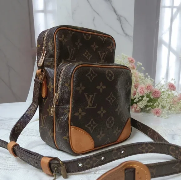 Louis Vuitton EUC ✨ Amazon Vintage 1991 Monogram Crossbody Bag - Picture 3 of 16